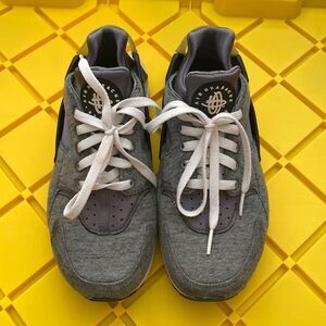 Nike Huarache grey